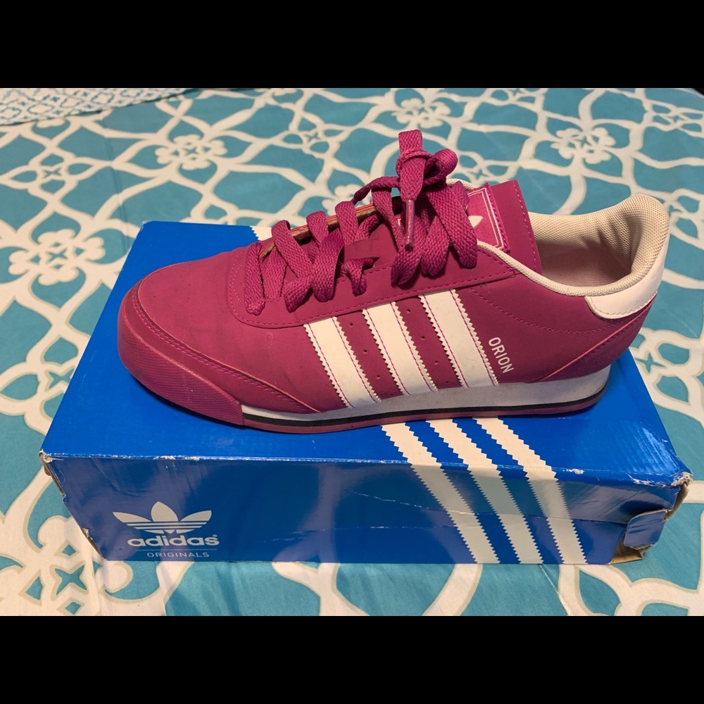 Adidas Tennis Shoes